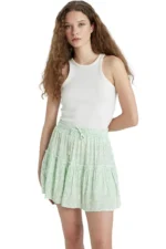 ⁦جيب شورت قصير فلورال فيسكوز باللون الأخضر⁩ - الصورة ⁦2⁩